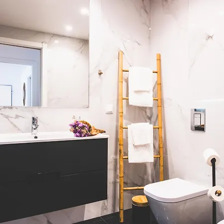 Moodhu - Cozy W/ Amazing Terrace * Leiria