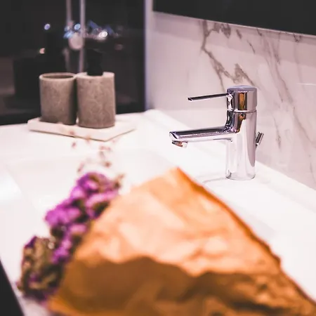 Moodhu - Cozy W/ Amazing Terrace *