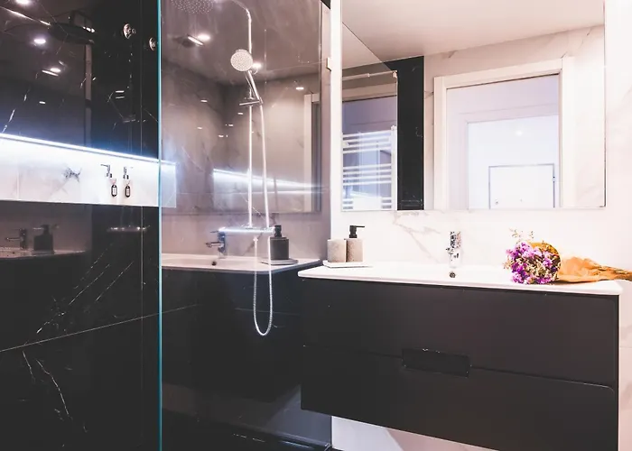 Moodhu - Cozy W/ Amazing Terrace *